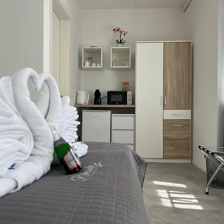 Riverside Apartament *